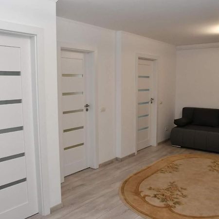 Toporasi Apartament Apartment ไกรโอวา ภายนอก รูปภาพ