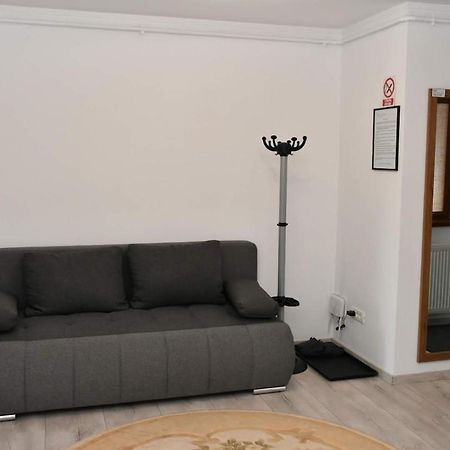 Toporasi Apartament Apartment ไกรโอวา ภายนอก รูปภาพ