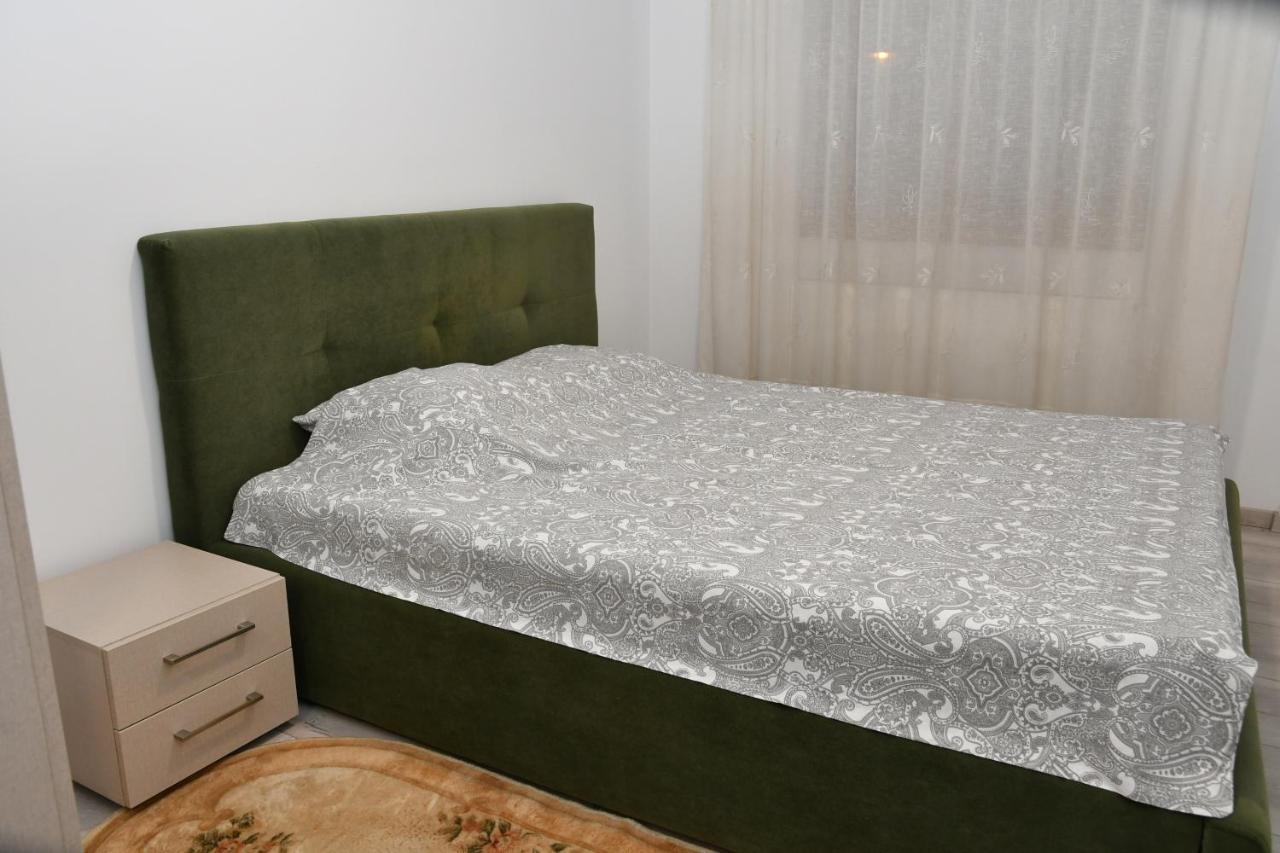 Toporasi Apartament Apartment ไกรโอวา ภายนอก รูปภาพ