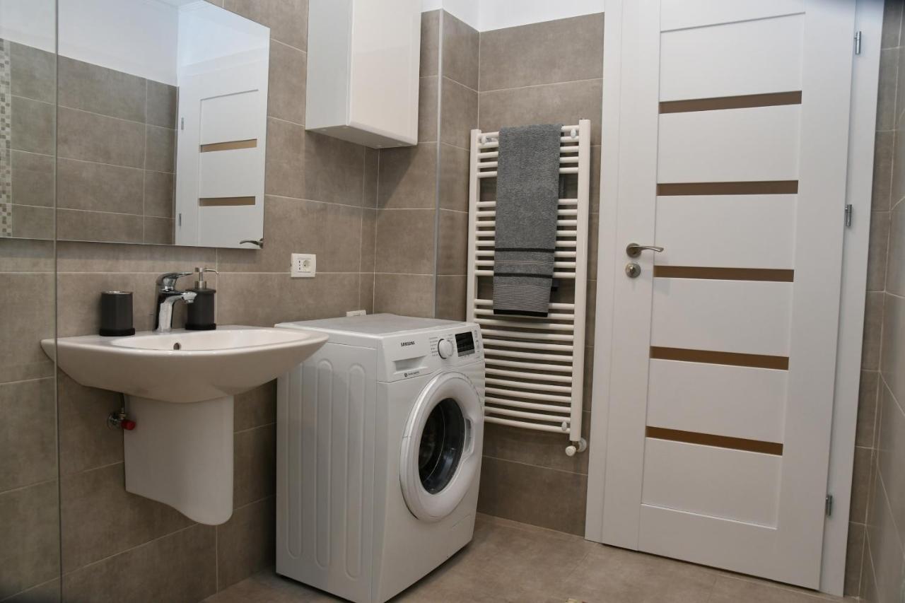 Toporasi Apartament Apartment ไกรโอวา ภายนอก รูปภาพ