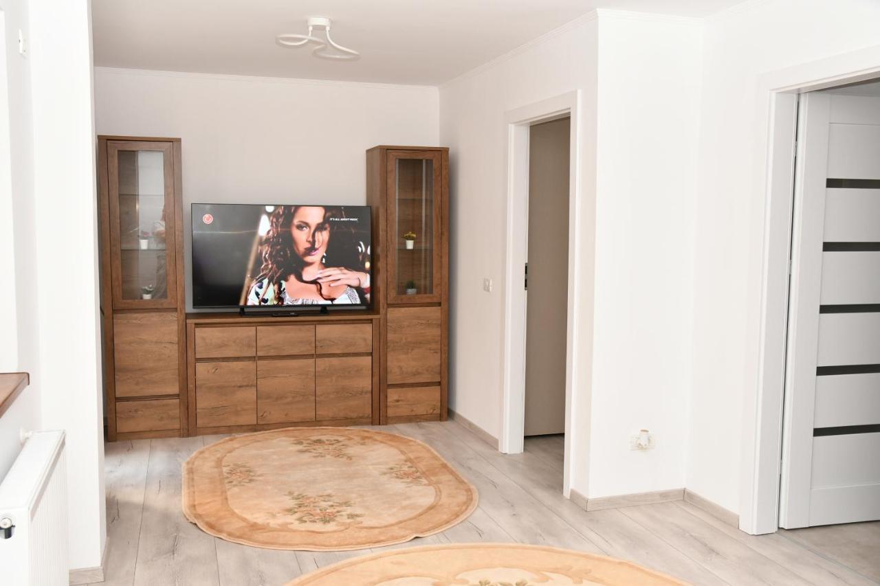Toporasi Apartament Apartment ไกรโอวา ภายนอก รูปภาพ