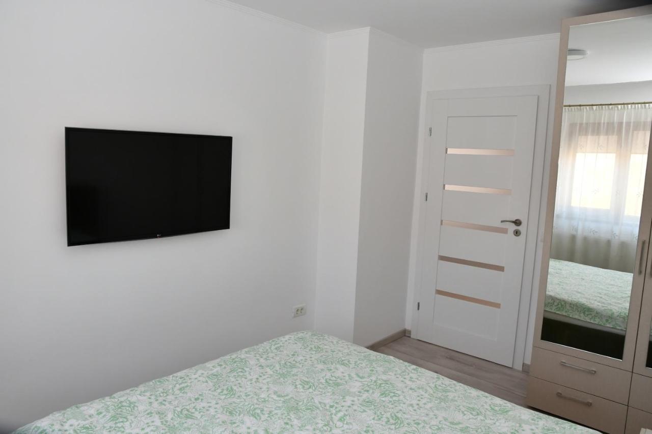 Toporasi Apartament Apartment ไกรโอวา ภายนอก รูปภาพ