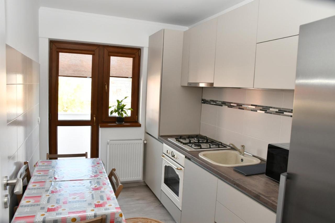 Toporasi Apartament Apartment ไกรโอวา ภายนอก รูปภาพ